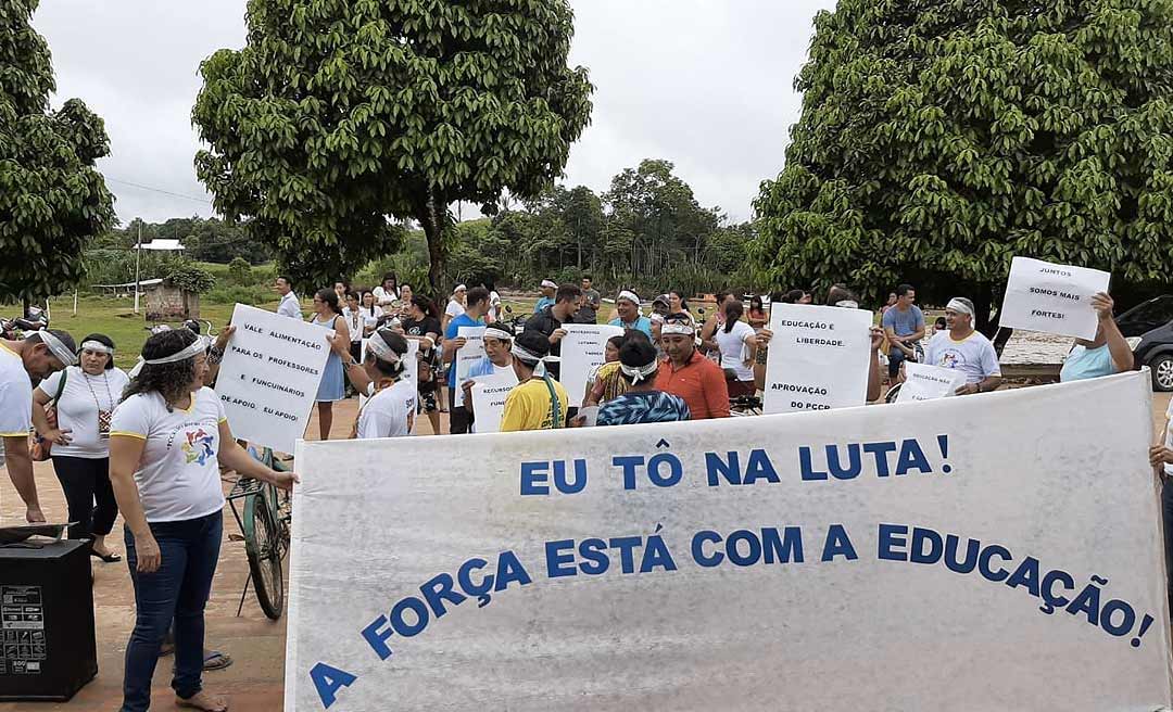 Professores da rede municipal entram em greve no município do Jordão