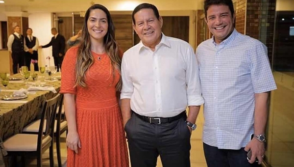 Gladson participa de jantar com general Mourão no hotel Pinheiro em Rio Branco