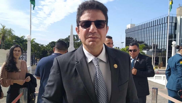 "É o momento para expôr as nossas necessidades", diz Gladson no Palácio antes da reunião com Mourão