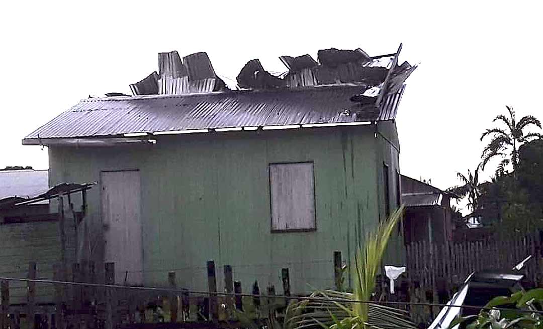 Forte temporal destelha casas e provoca medo em Feijó