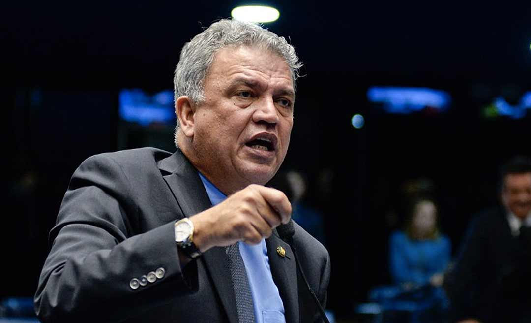 Petecão diz que Bolsonaro contribuiria mais com o País se falasse “menos besteira”