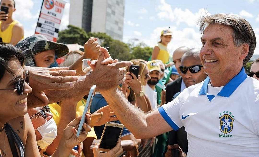 Bolsonaro diz que medidas de governadores irão prejudicar a economia e deixar o trabalhador frágil para o coronavírus