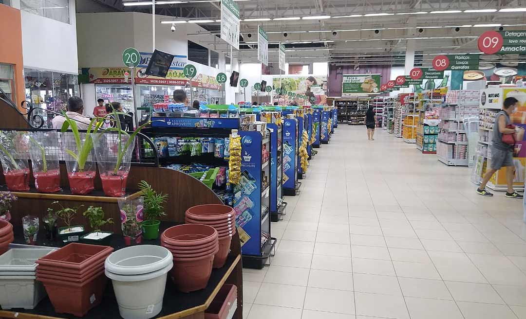 Um dia após histeria, supermercados registram pouca movimentação em Rio Branco