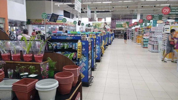 Um dia após histeria, supermercados registram pouca movimentação em Rio Branco