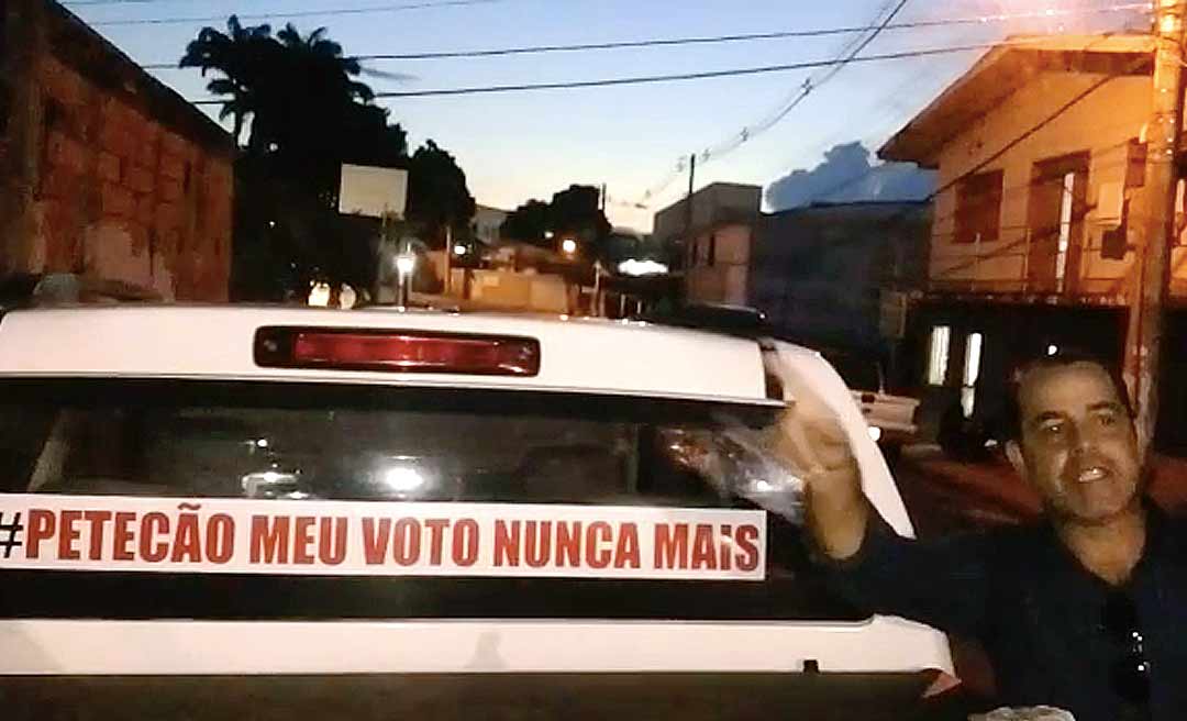 Irmão de Rocha e Mara detona Petecão com adesivaço em Rio Branco