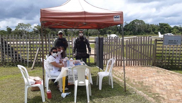 No Jordão, antes de acessar o município, viajantes passam por triagem