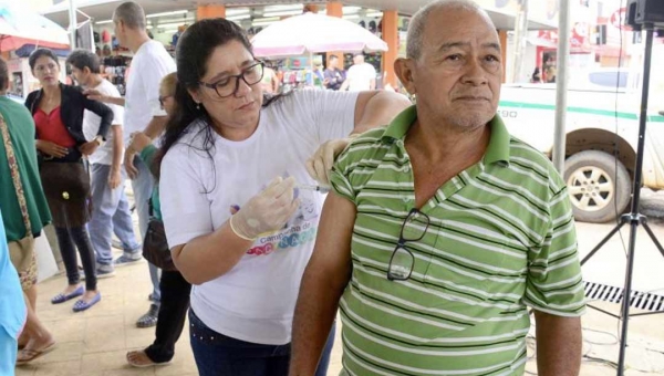 Prefeitura monta estratégia para vacinar idosos contra influenza a partir desta segunda, 23
