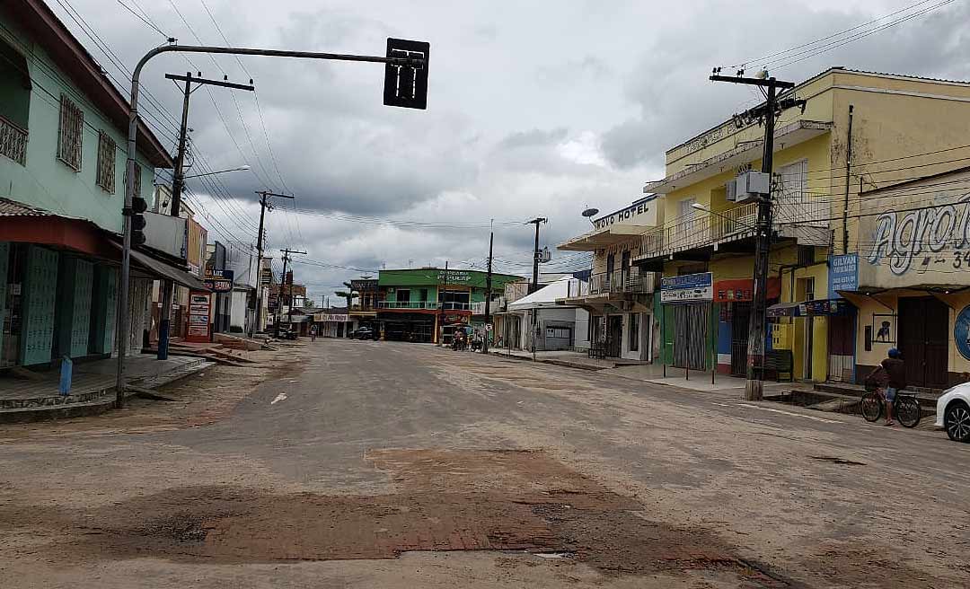 Tarauacá fecha comércio, feiras e academias após decreto