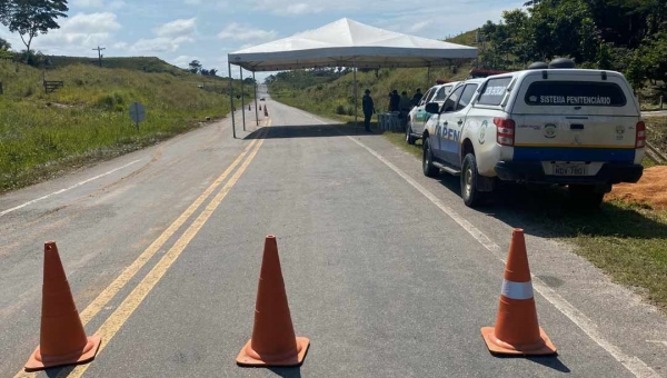 Tarauacá monta barreira sanitária na BR-364 para conter a Covid-19