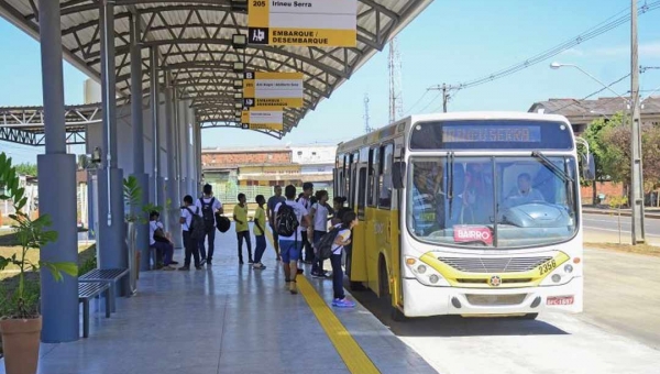 Prefeita Socorro Neri mantém a tarifa de ônibus a R$ 4 reais e tarifa de estudantes a R$ 1 real