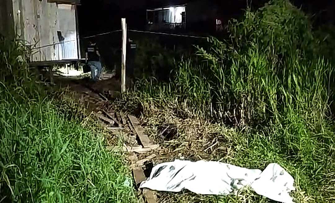 Homem mata esposa com duas facadas após discussão no Caladinho, em Rio Branco