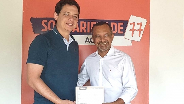 Luziel Carvalho se filia no Solidariedade e será pré-candidato a prefeito de Rio Branco