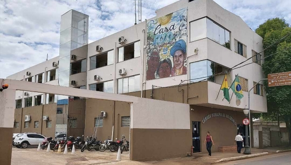 Dança das cadeiras mexeu na representação partidária da Câmara de Rio Branco