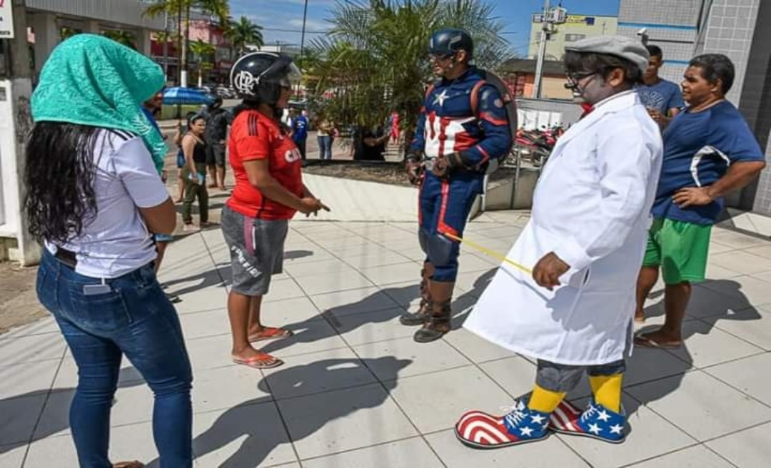 Em Cruzeiro do Sul, nem o Capitão América consegue impedir aglomerações 