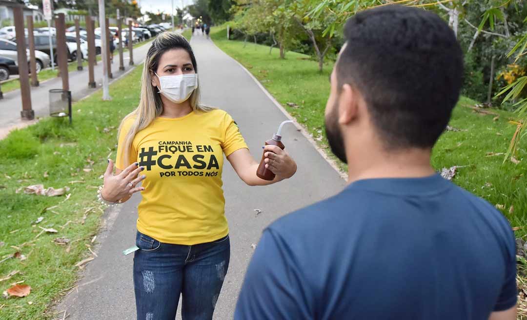 Fica em casa: campanha da Prefeitura leva orientações a praças e parques da cidade