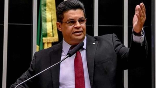 Manuel Marcos defende e vota pela ampliação de beneficiados do auxílio emergencial