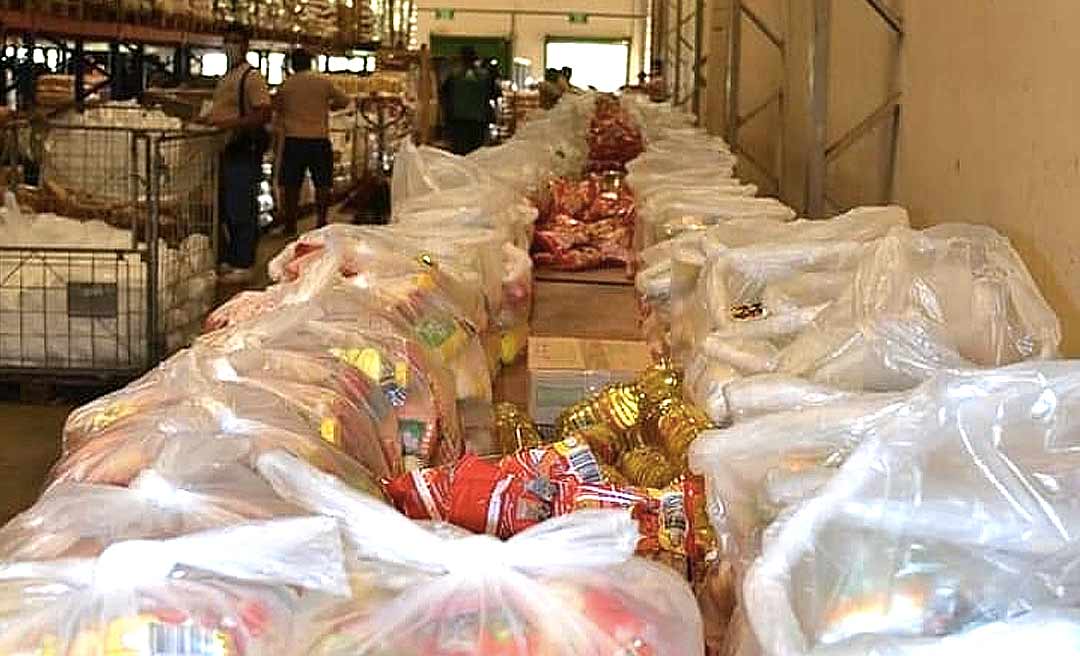 Rede de supermercados Araújo entrega 2 mil cestas básicas às famílias carentes de Rio Branco
