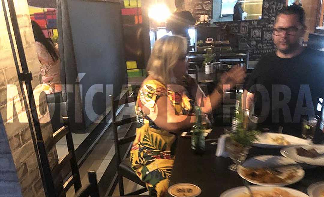 Ex-gerente da merenda escolar e empresário presos em operação tomavam cerveja juntos em restaurante caro da cidade