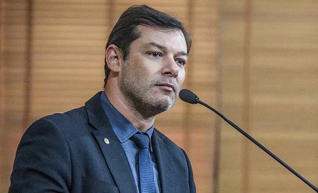 Roberto Duarte aciona órgãos para investigar o preço do combustível no Acre