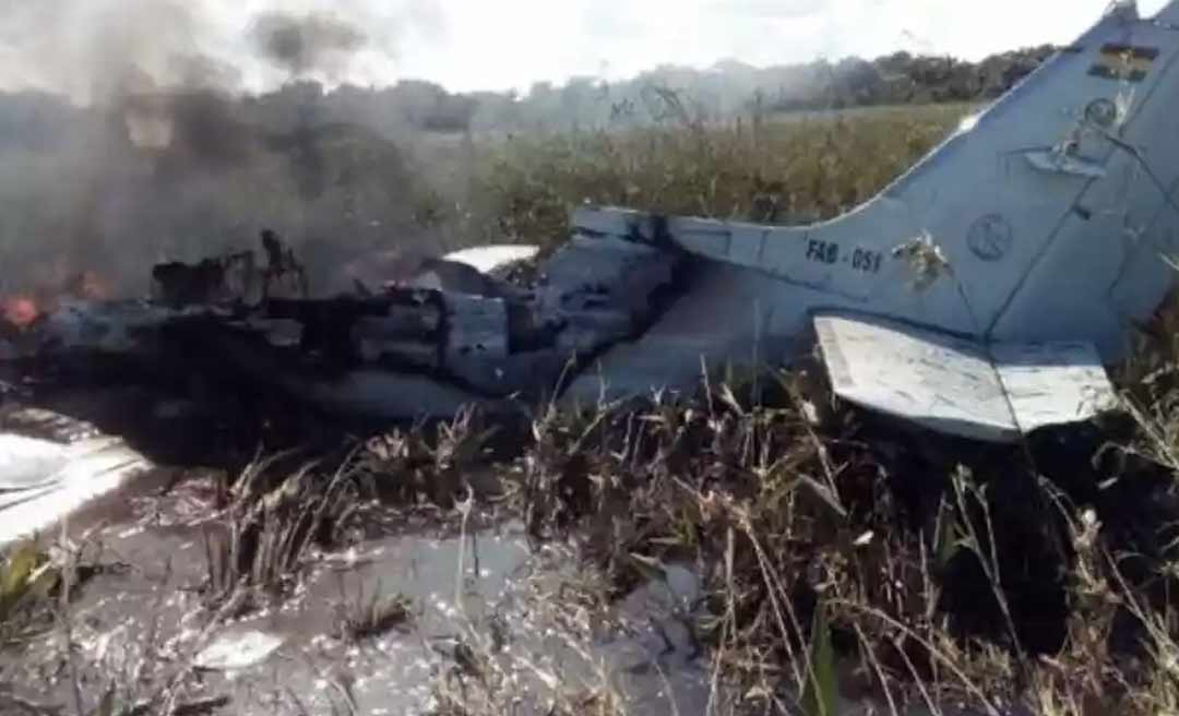 Avião militar que transportava testes de COVID-19 cai na Bolívia