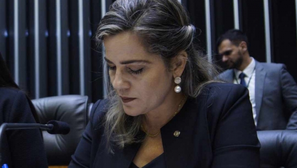 Mara Rocha pede à ministra Damares envio de auxílios e cestas básicas para idodos vulneráveis do Acre