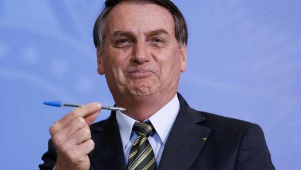 Bolsonaro diz que vai vetar trecho da ajuda aos estados que libera reajuste salarial para servidores