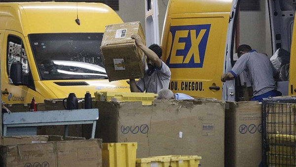 Correios descumpre normas de uso de EPIs e funcionários acabam infectados por coronavírus