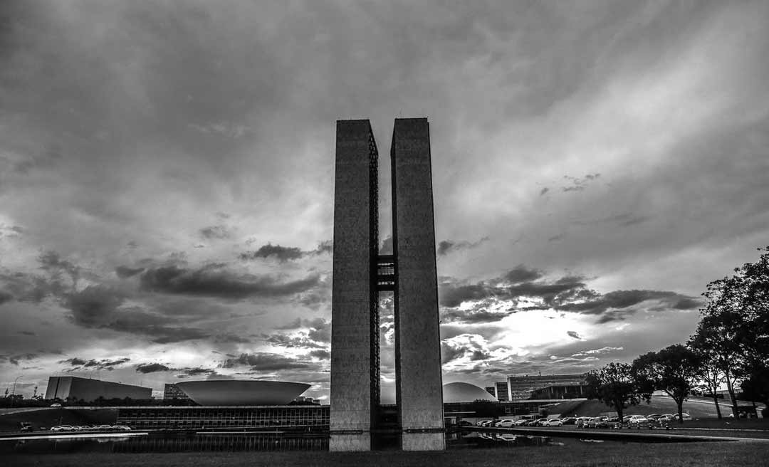 Congresso Nacional decreta luto de três dias por mortes por covid-19