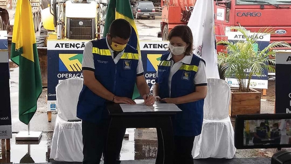 "Empresa nenhuma a qual eu sou sócio tem obras aqui", diz Gladson em lançamento de pacote de obras de R$ 200 milhões