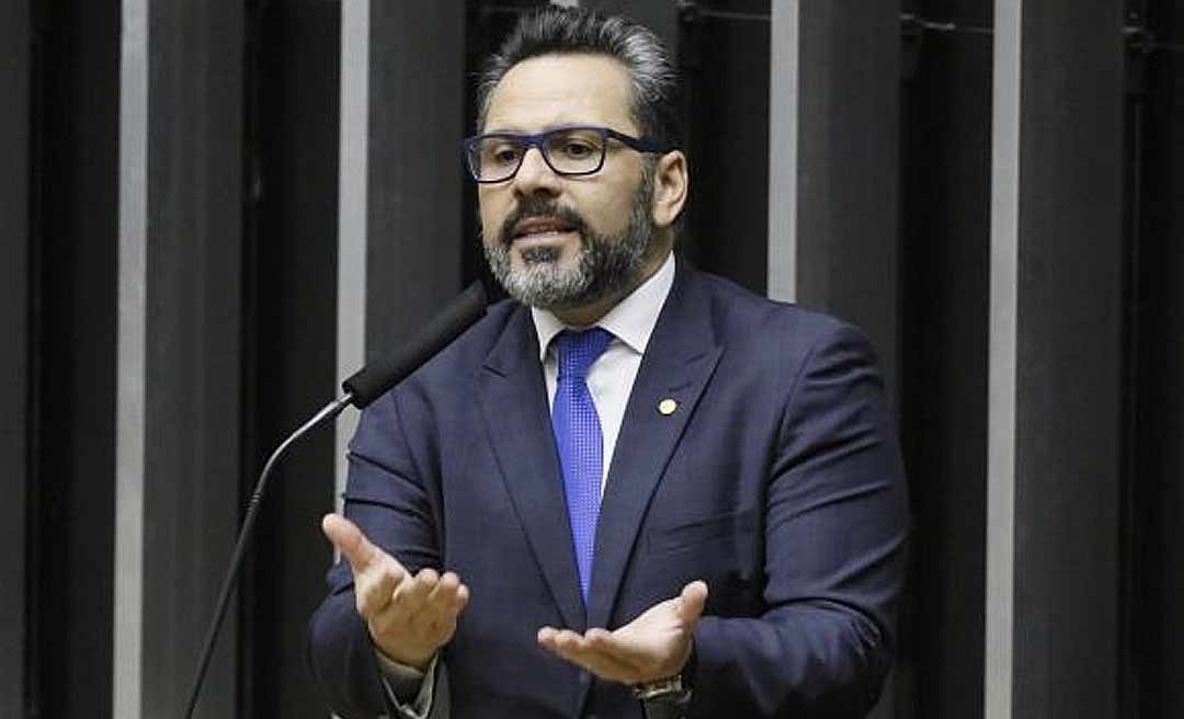 Deputado Alan Rick se manifesta contra decisão do TRF-1 que impede contratação de médicos formados no exterior pelo governo do Acre