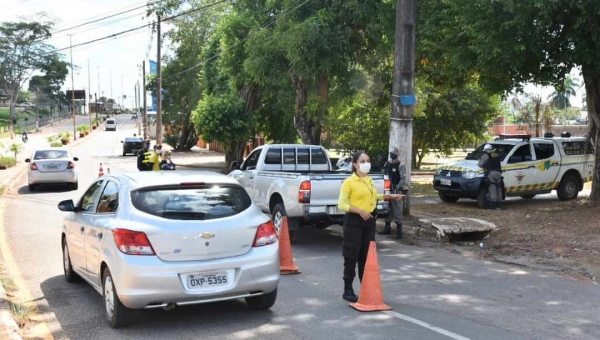 Impacto do rodízio de veículos no isolamento social é positivo, mas ainda insuficiente para aumento do controle da covid-19