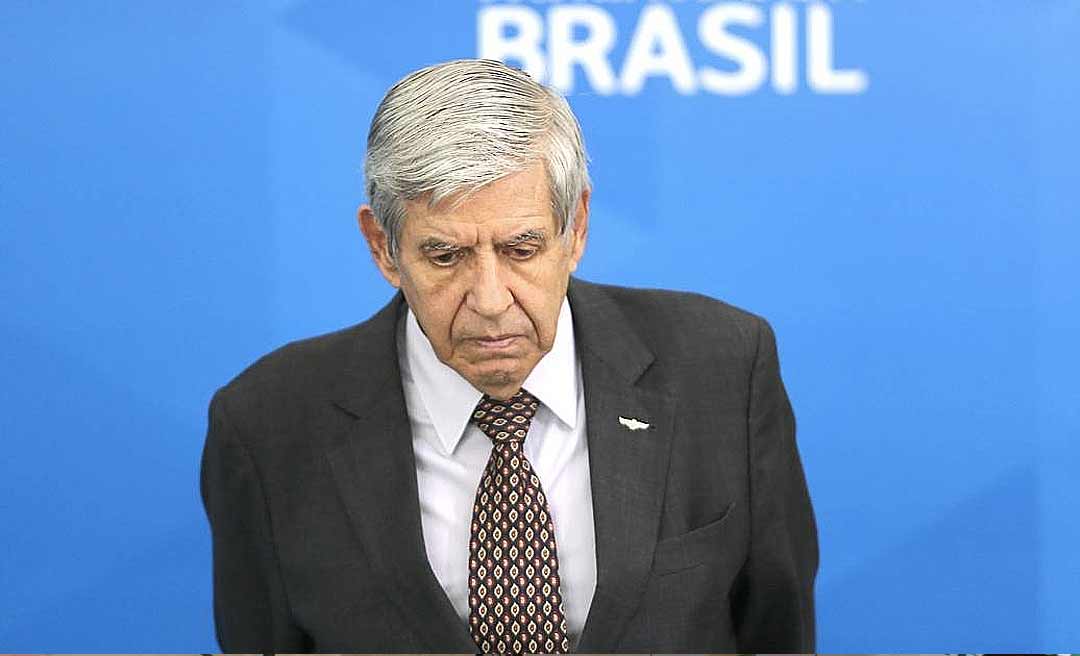 Celso de Mello envia à PGR pedido de impeachment contra Augusto Heleno