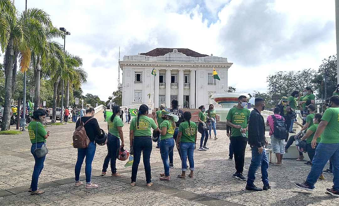 Acre tem carreata e ato na frente do Palácio Rio Branco pelo retorno do comércio