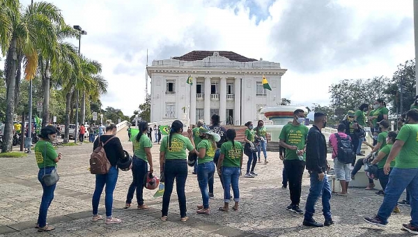 Acre tem carreata e ato na frente do Palácio Rio Branco pelo retorno do comércio