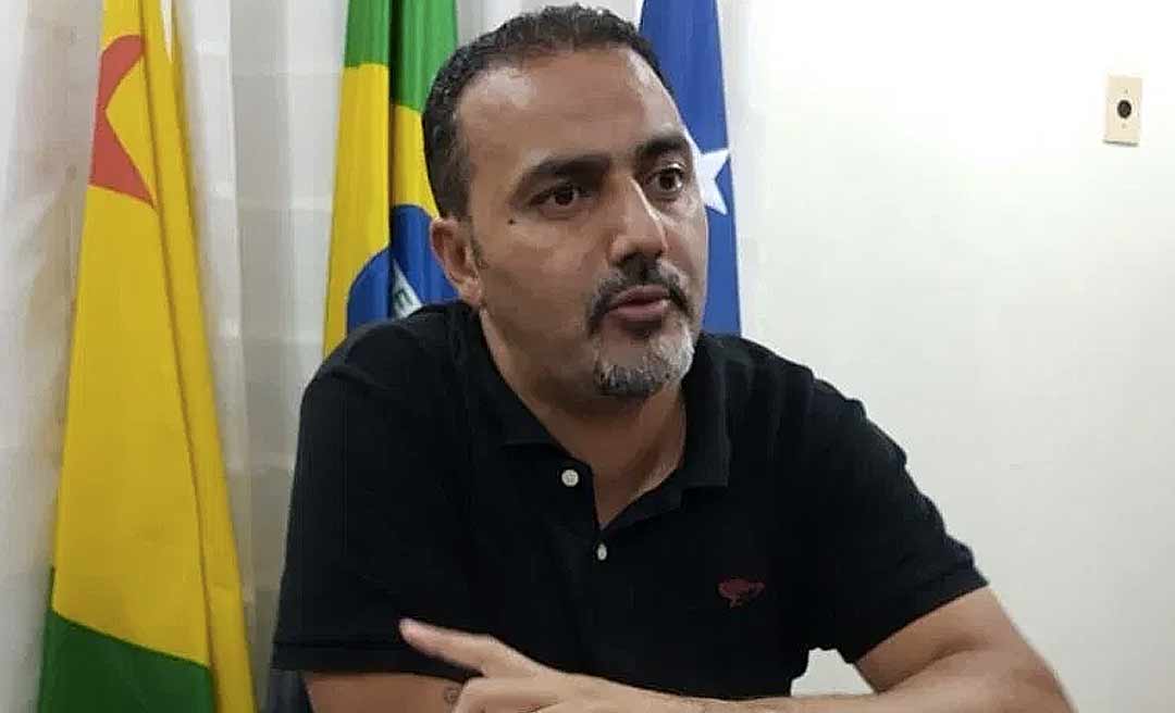 Alvo da PF, Ilderlei chora em coletiva e diz: "É uma falta de respeito. Nunca vou ter corrupção no meu currículo em nome de Jesus"