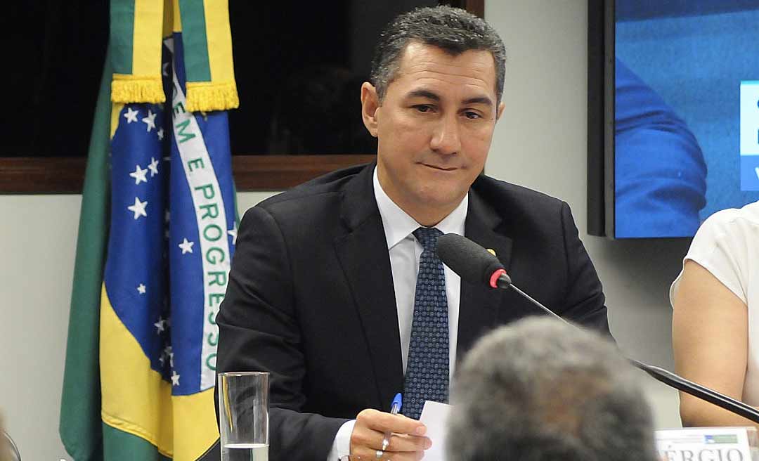 Jesus Sérgio solicita ao MEC inclusão da disciplina Educação Financeira na grade curricular