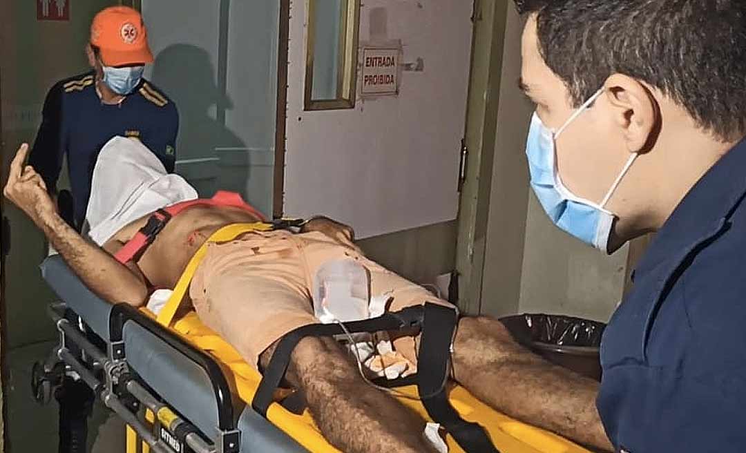 Por causa de cabeça de alho, mulher mete a faca no marido durante a quarentena