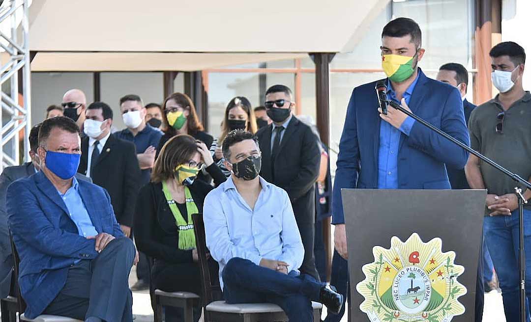 Nicolau Júnior participa de inauguração do Hospital de Campanha de Rio Branco