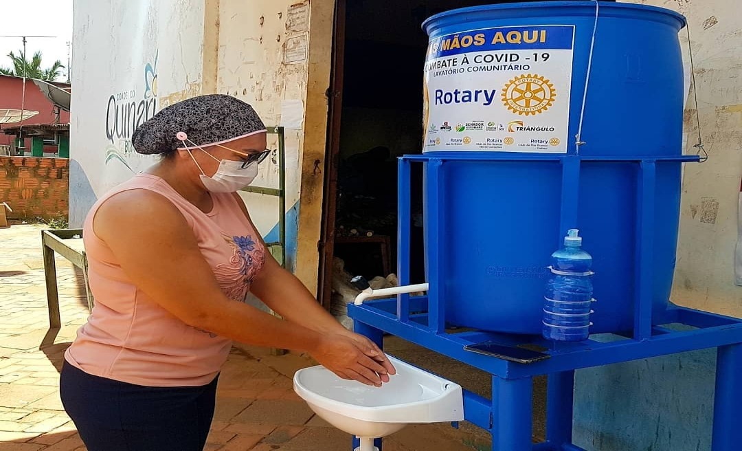 Rotary Club entrega ponto de higienização para as mãos em Senador Guiomard