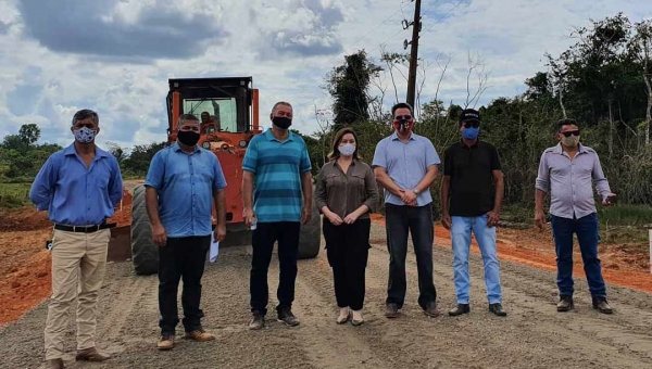 Deputado federal Alan Rick visita obras no ramal da Piçarreira na região do Benfica