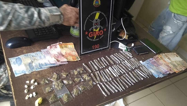 Polícia Militar prende três homens e uma mulher por tráfico de drogas