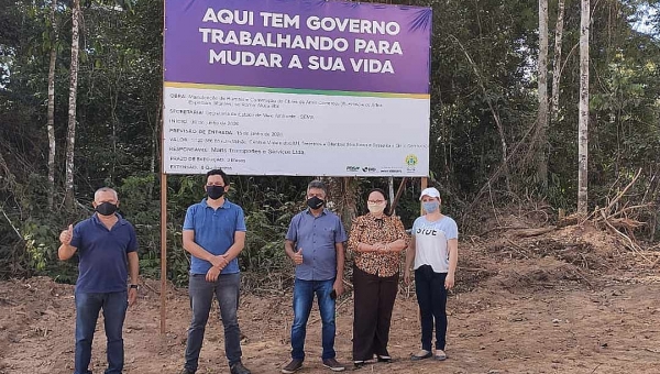 Deputado Antonio Pedro visita as obras de revitalização do ramal do Mucambo
