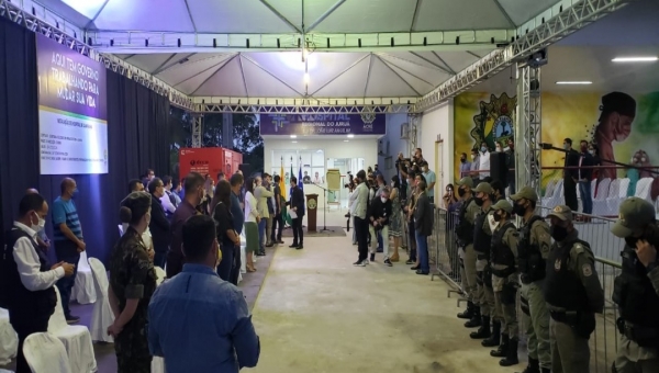 Luiz Gonzaga destaca inauguração do hospital de campanha de Cruzeiro do Sul para atender vítimas da Covid-19