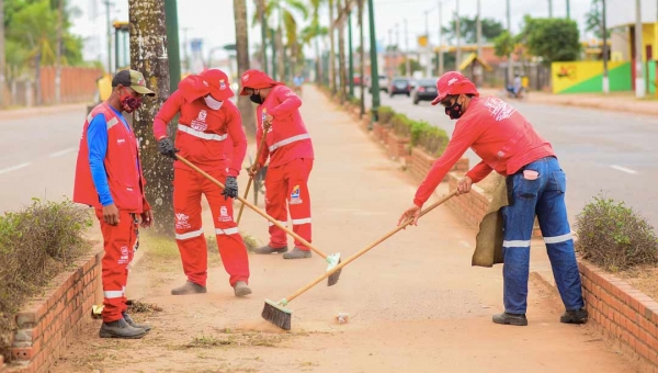 Prefeitura de Rio Branco avança com limpeza pública, capina e retirada de entulhos