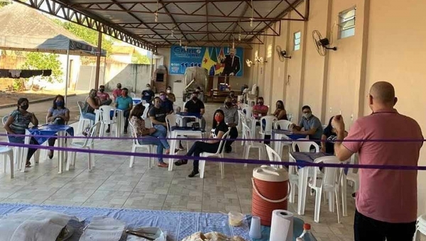 Gerlen Diniz aglomera pré-candidatos durante reunião política em Sena Madureira