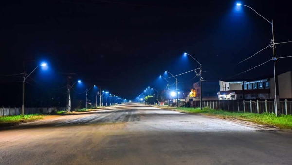 Parque Industrial recebe iluminação pública em LEDs, limpeza e recuperação emergencial das ruas