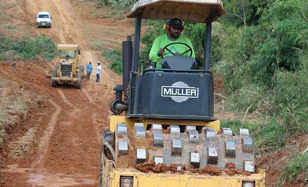 Prefeitura de Brasileia avança com os trabalhos no ramal do Km 84