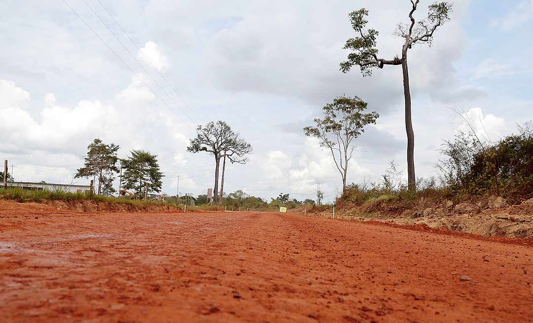 Com recursos próprios, Prefeitura de Rio Branco realiza melhorias em bairros e ramais da capital