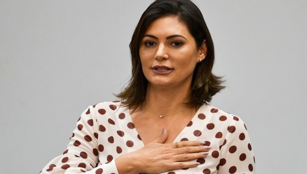 Michelle Bolsonaro tem teste positivo para covid-19