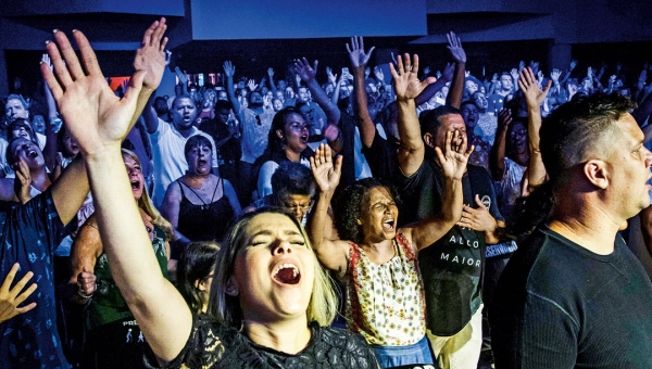 Pastor pretende radicalizar e diz que vai colocar de 10 a 15 mil membros em frente ao Palácio